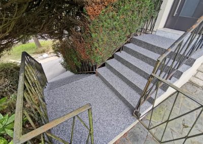 revêtement de sol d'escalier en marbre et résine