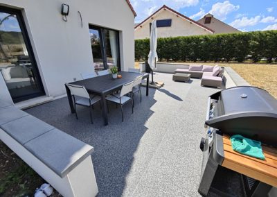 Réalisation d'une terrasse en moquette de marbre