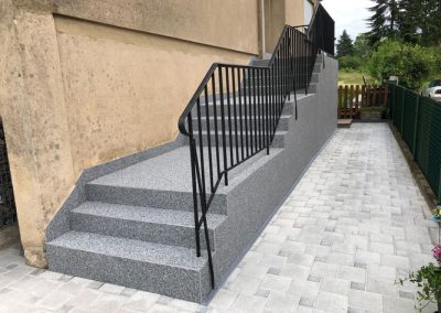 Réalisation complète d'un escalier gris