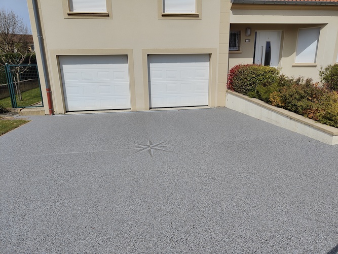 avantages d'une terrasse en résine et granulats de marbre