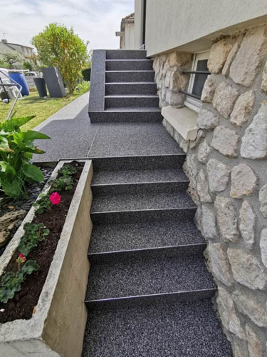 moquette de pierre avantage drainant pour escaliers extérieurs