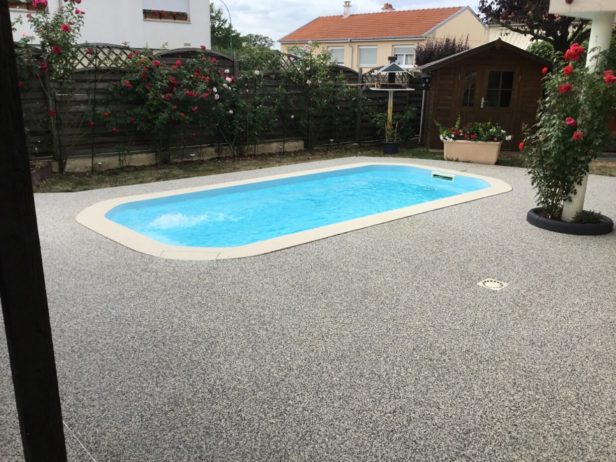 utilisation moquette de marbre plage de piscine