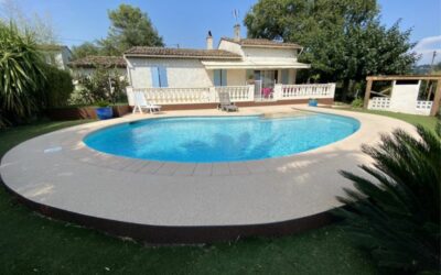 Support pour piscine en moquette de marbre